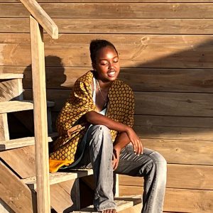 Kimono reversible corto dorado.